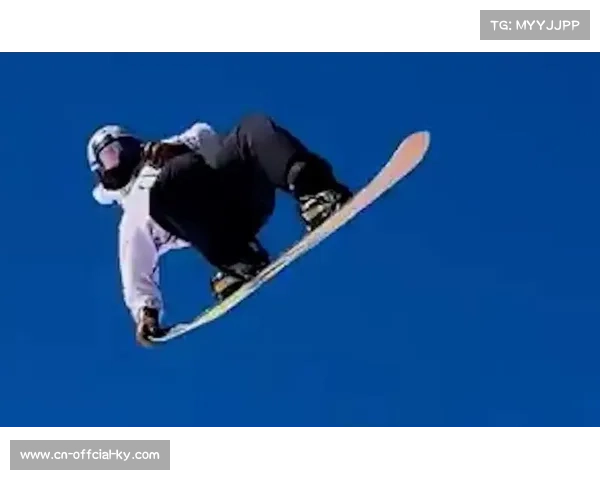 苏翊鸣训练完成背靠背1980转体，世界杯夺冠展稳定技术能力